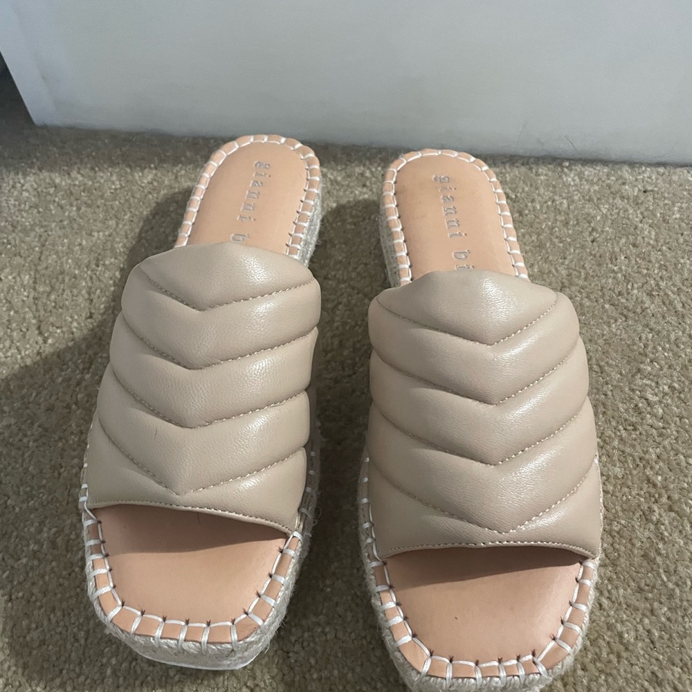 Gianna Bini platform sandals